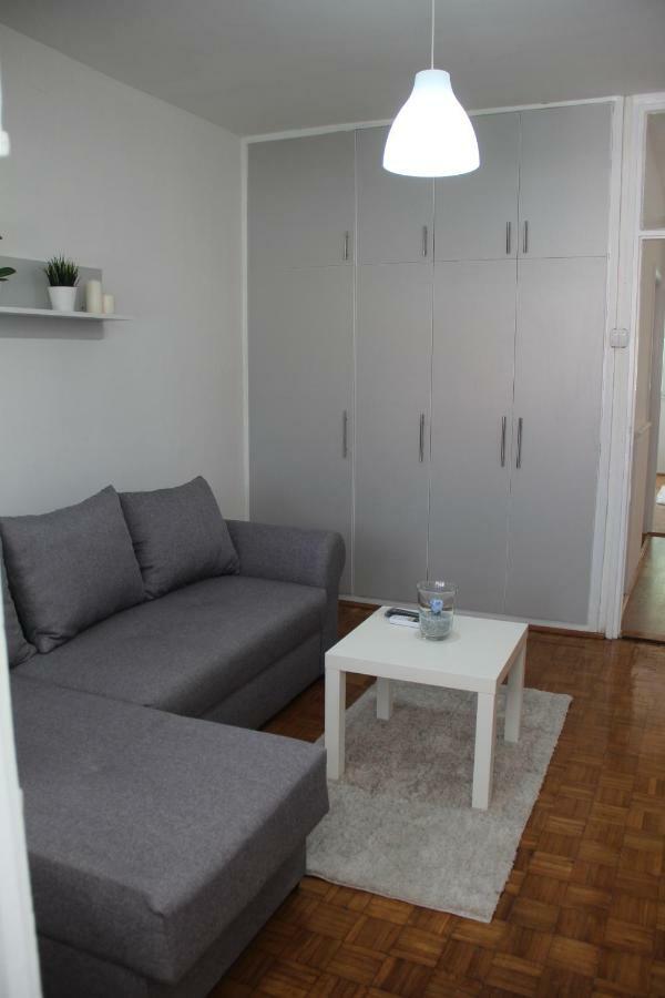 Apartman Kej Pirot Exteriör bild