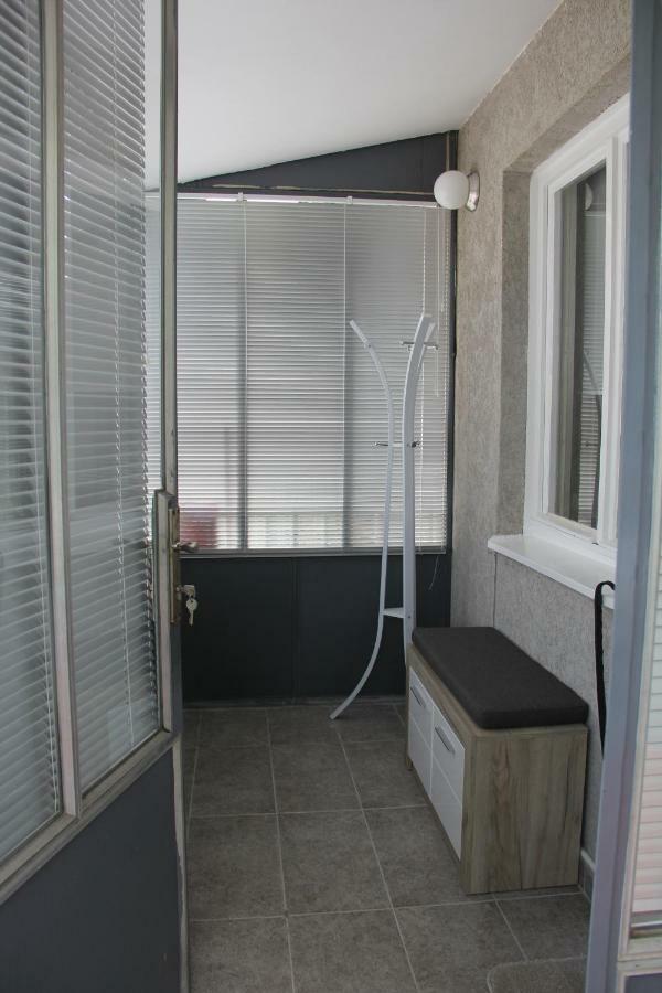 Apartman Kej Pirot Exteriör bild